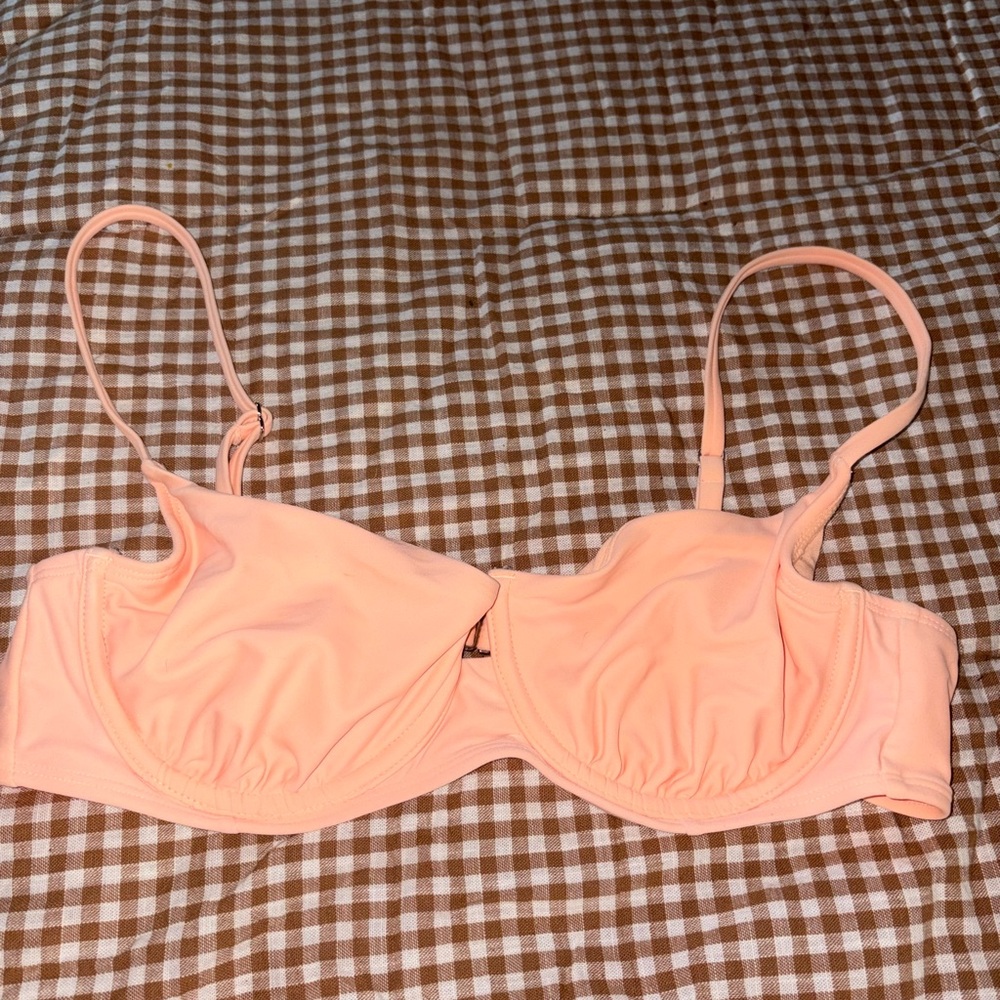 Xhilaration Pink Underwire Bra with Molded Cups and Adjustable Straps
